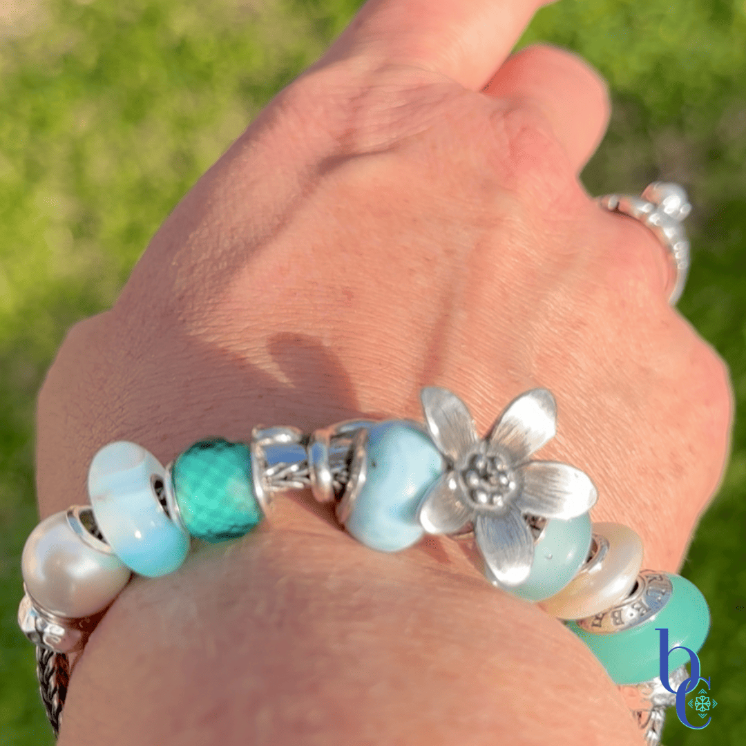 Full bracelet design on the wrist